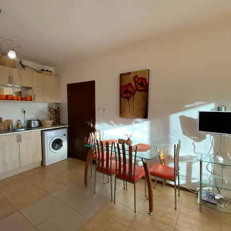 Amadeus 1 - B30 Sunny Apartment